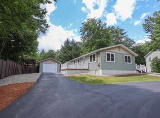 28 Emerson Dr, Center Barnstead, NH 03225