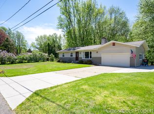 6953 Glencreek Dr SE, Caledonia, MI