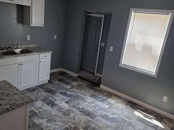 4th image of 115 Woodlawn Ave