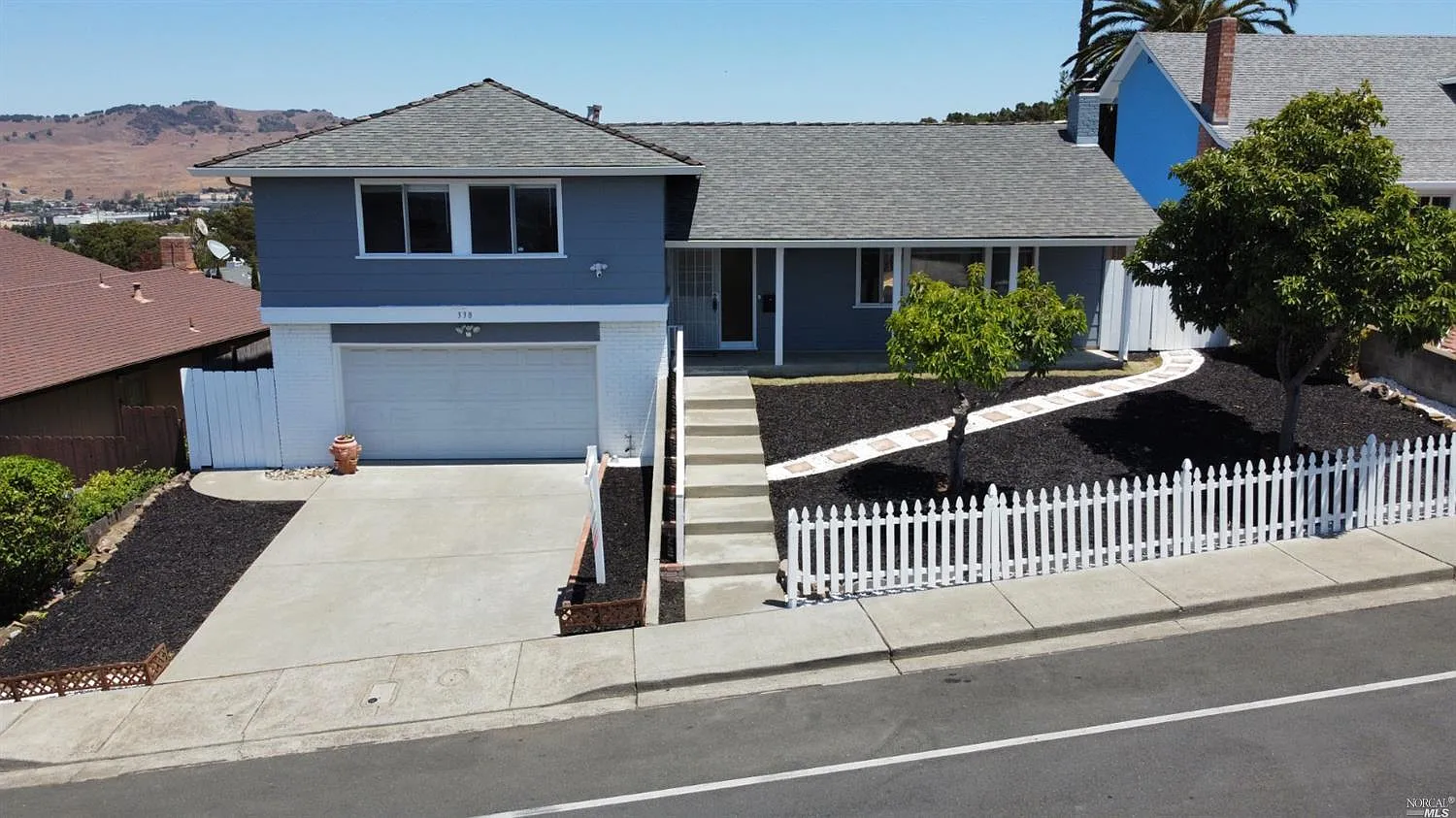 338 Skyline Dr photo 1