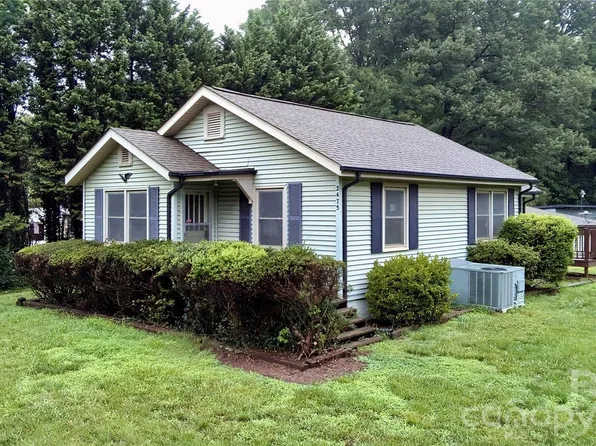 2475 Shelton Ave, Statesville, NC 28677