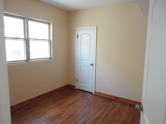 4th image of 1036 N Waller Ave