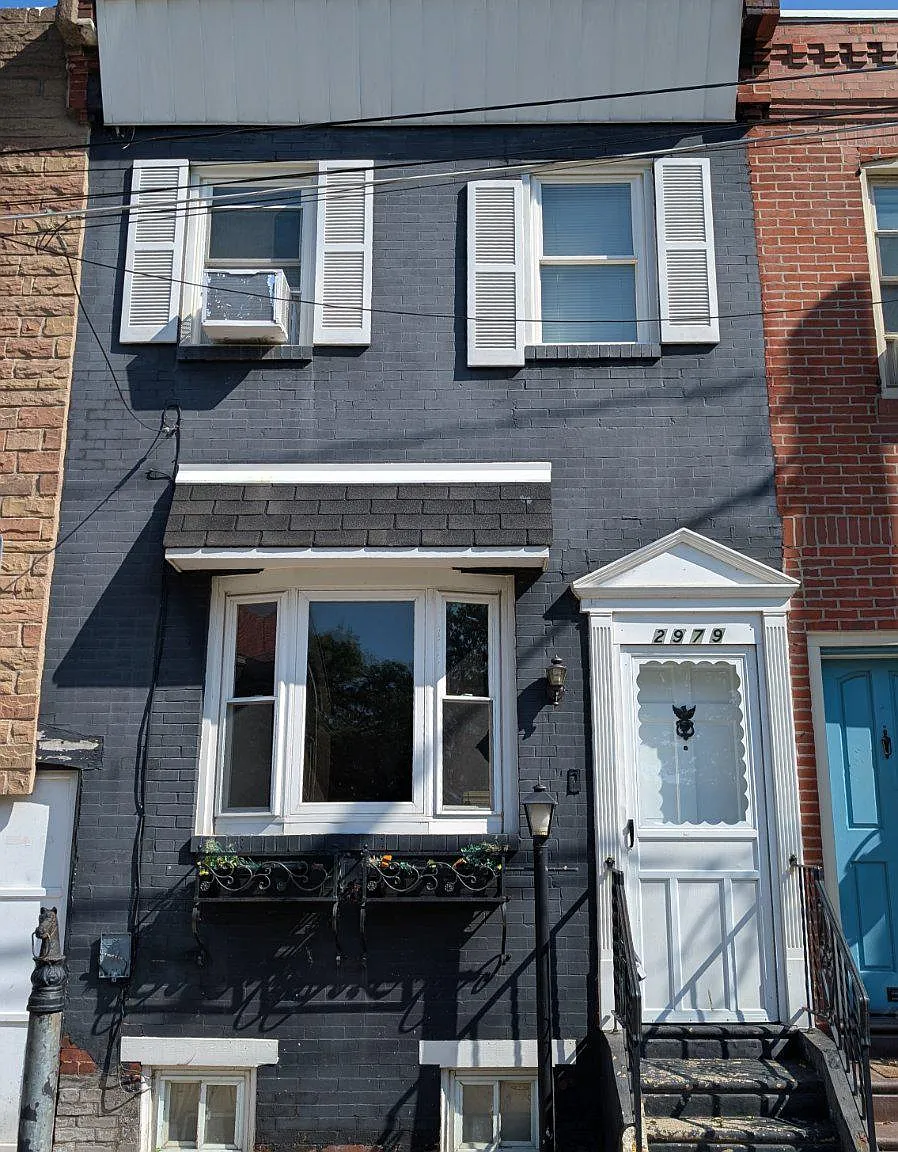 3 bed, 1.0 bath, 1268 sqft, $1,700 — Photo 1