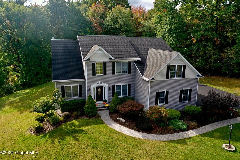3rd image of 30 Marie Heights