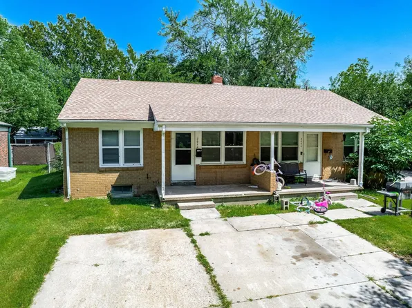 2042 S Pinecrest St, Wichita, KS 67218
