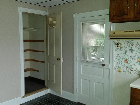Kitchen pantry
