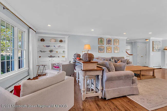 4 bed, 3.5 bath, 3276 sqft, $13,000 — Photo 4