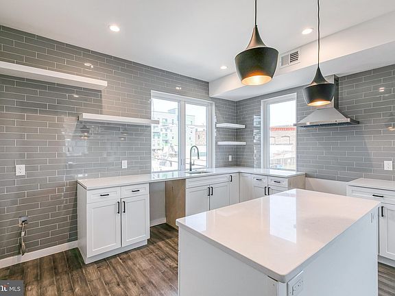3rd image of 1463 N Corlies St #2