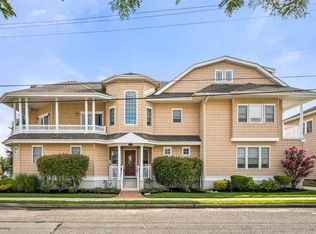 301 Farragut Rd, Wildwood Crest, NJ 08260