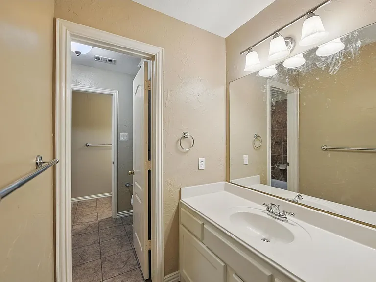 1805 Southwicke Dr — Photo 30