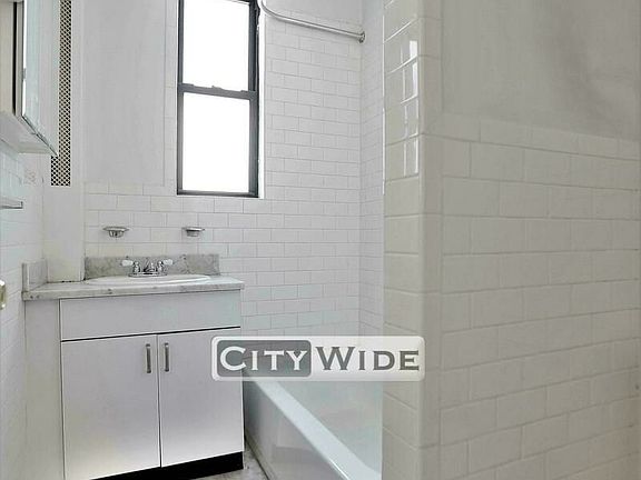 5th image of 71 W 12th St APT 6B
