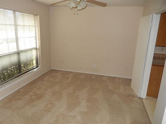 2nd image of 214 E Schreiber St
