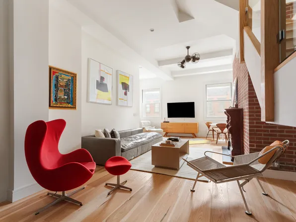 521 West 47th Street image 2 of 13