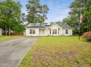 5 Grandiflora Ln, Beaufort, SC 29907