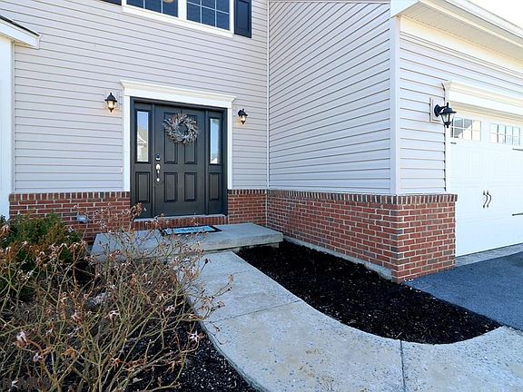 4th image of 2463 Saratoga Dr