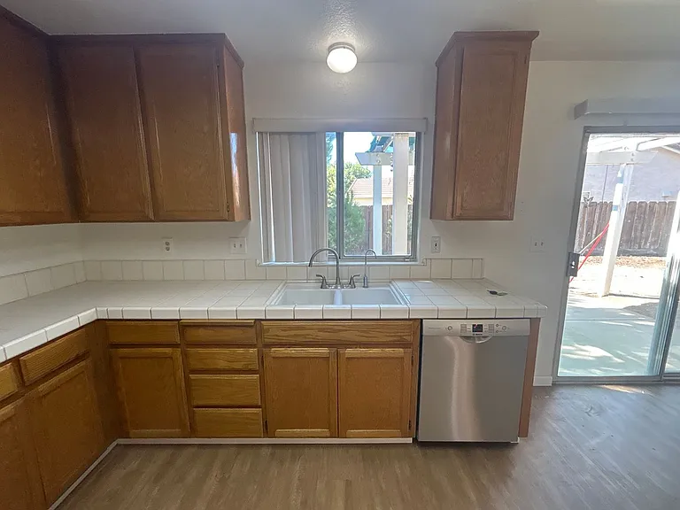 1589 Joett Dr — Photo 6