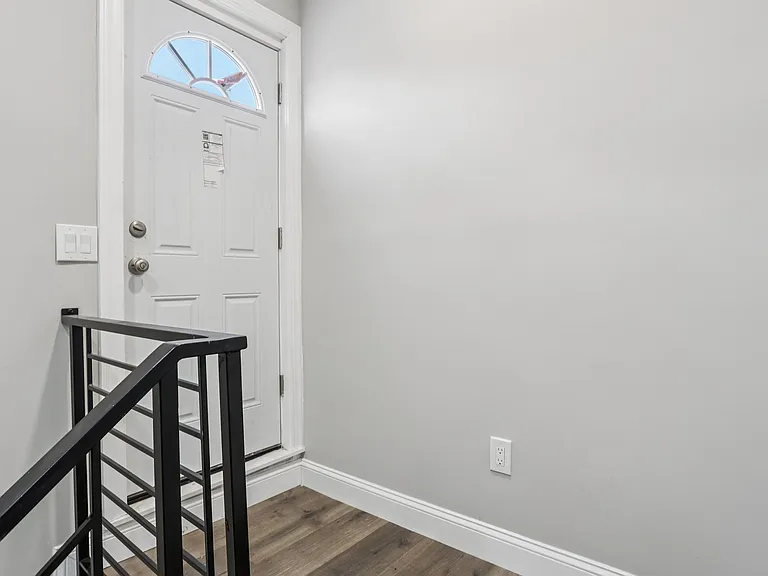 2225 N Waterloo St — Photo 8