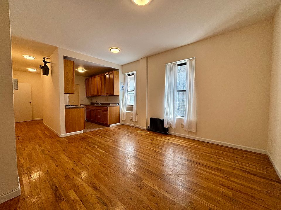 1st image of 820 W 180th St APT 23