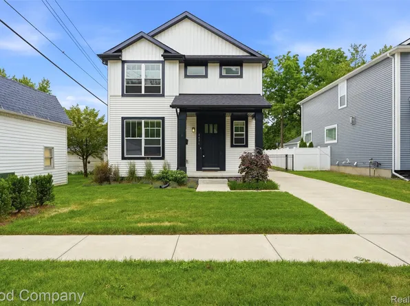 8431 Kenberton Dr, Oak Park, MI 48237