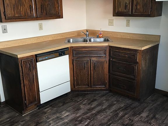 Kitchen (New Vinyl planking flooring)