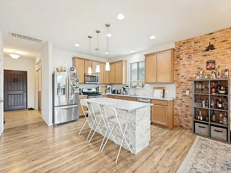 6909 Longford Trl — Photo 4