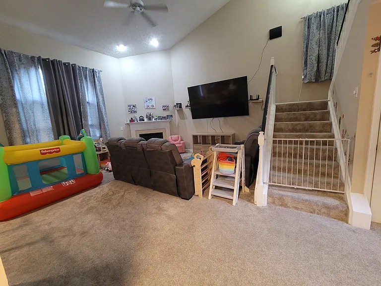 335 Thompson Dr — Photo 31