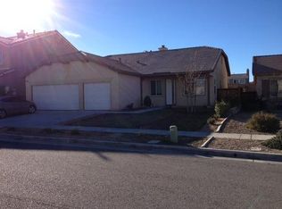 9040 Azalea Springs Rd, Oak Hills, CA 92344