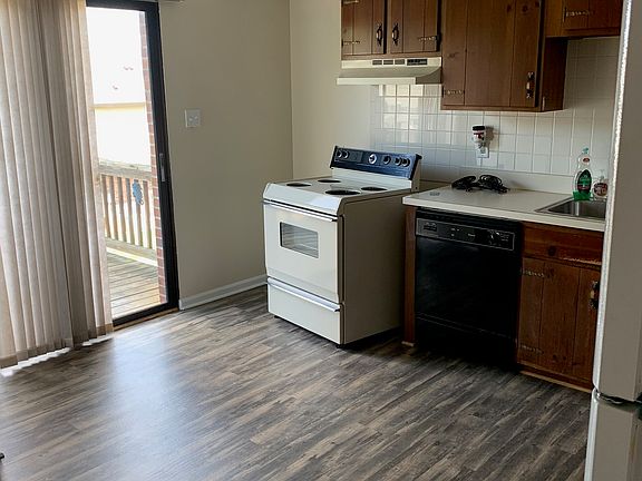 5th image of 171 Kitty Hawk Sq