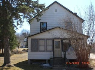 104 E Maple St, Iron River, MI 49935
