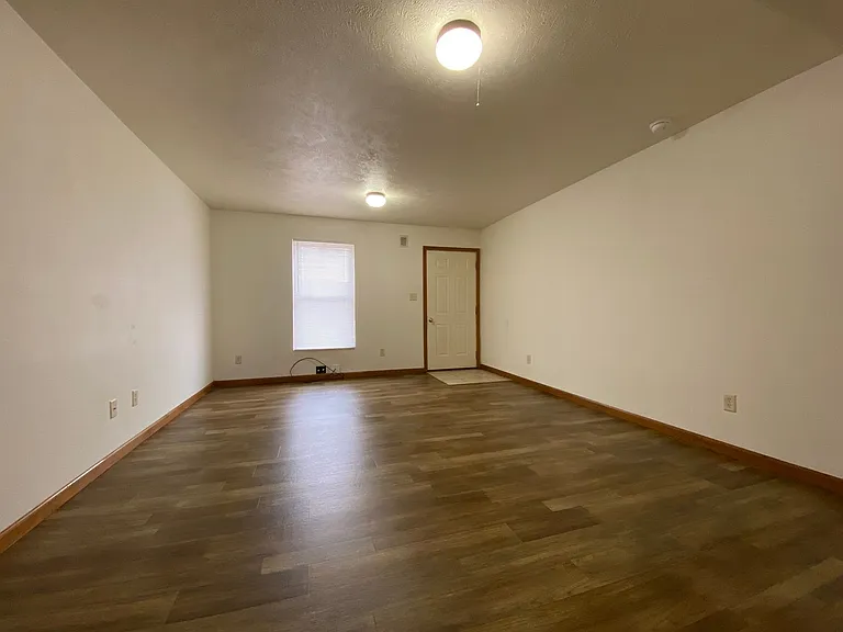 275 Woodridge Ct — Photo 28