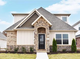 652 N Malbec Rd, Fayetteville, AR 72704