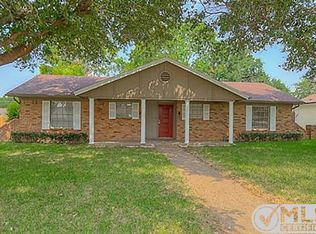 1308 Hemphill Dr, Cleburne, TX 76033