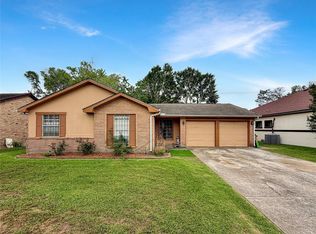 5223 Heathercrest St, Houston, TX 77045