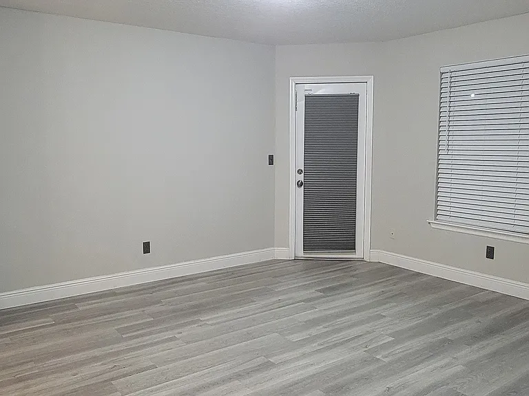 6148 Westgate Dr #103 — Photo 21