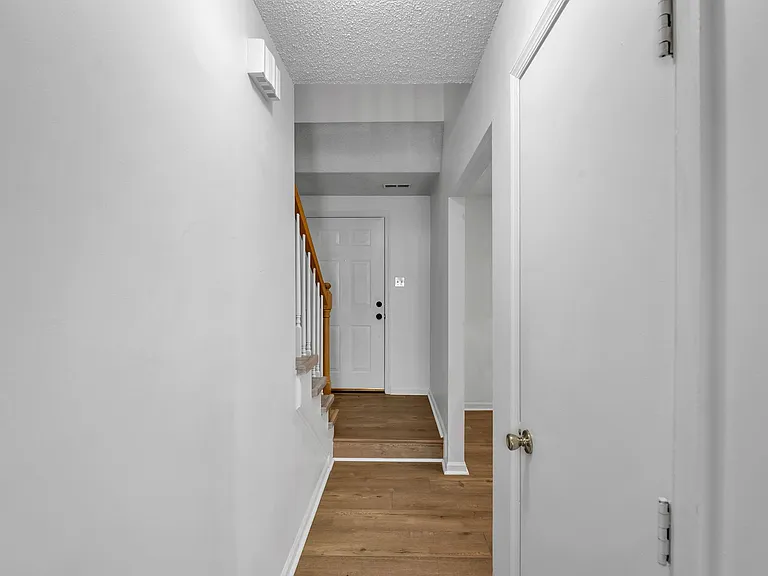 719 Brisa Ct — Photo 8