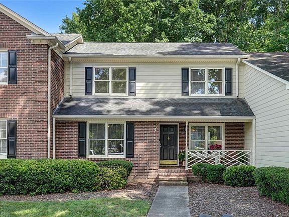 3rd image of 15C Park Village Ln