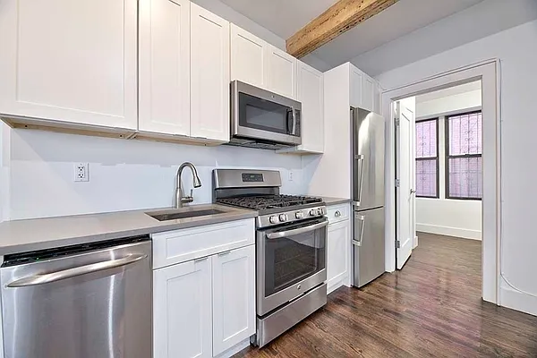 Rented by REAL New York | media 19