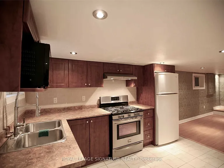 11 Ferrier Ave #BASEMENT — Photo 4