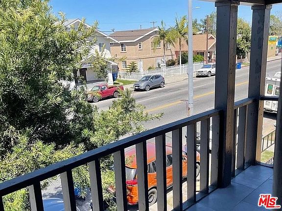 5th image of 3918 S Normandie Ave