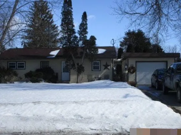 304 2nd Ave NW, Dodge Center, MN 55927