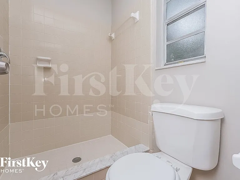 2210 Boxwood Way — Photo 14