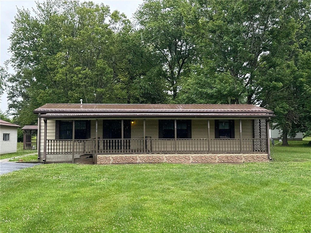 318 N Madison St, Kinmundy, IL 62854 Zillow