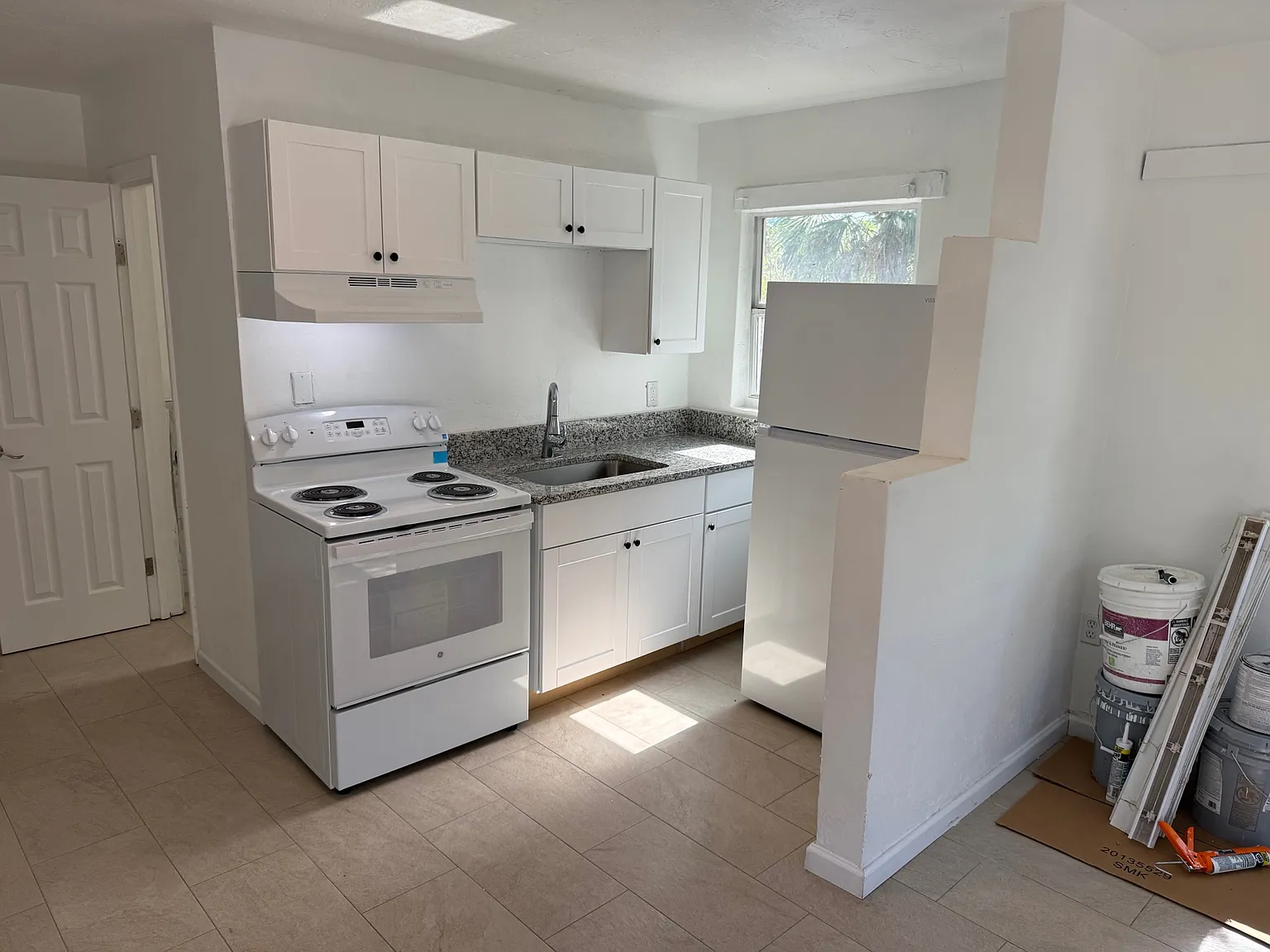2 bed, 600 sqft, $1,750 — Photo 3