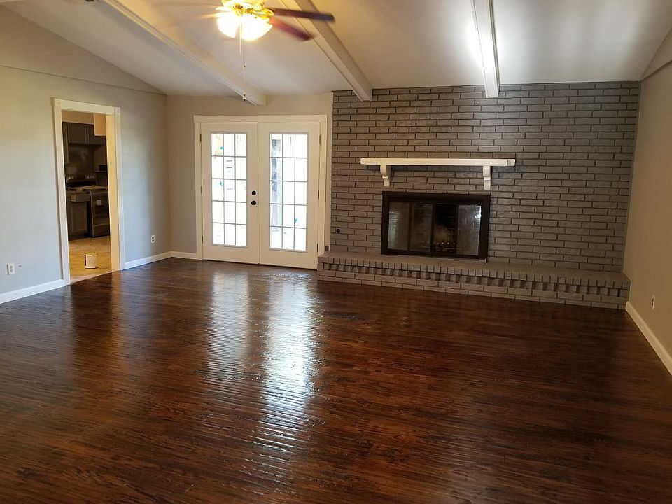 1st image of 715 Knollridge Dr
