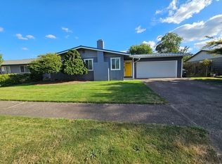 1103 Lochaven Ave, Springfield, OR 97477