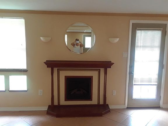 3rd image of 2850 Goldenrod Cir W #House