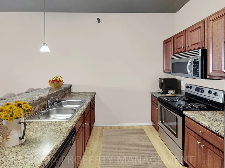 Ridgeview Apartments — Photo 6