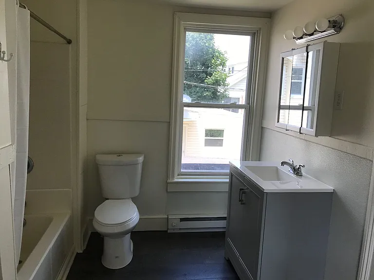 33 S Penn St — Photo 10
