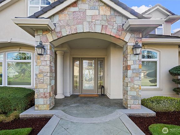 3rd image of 15423 136th Avenue E