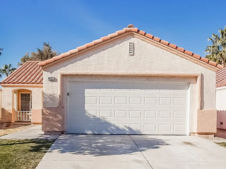 9633 Crystal Ridge Rd — Photo 1